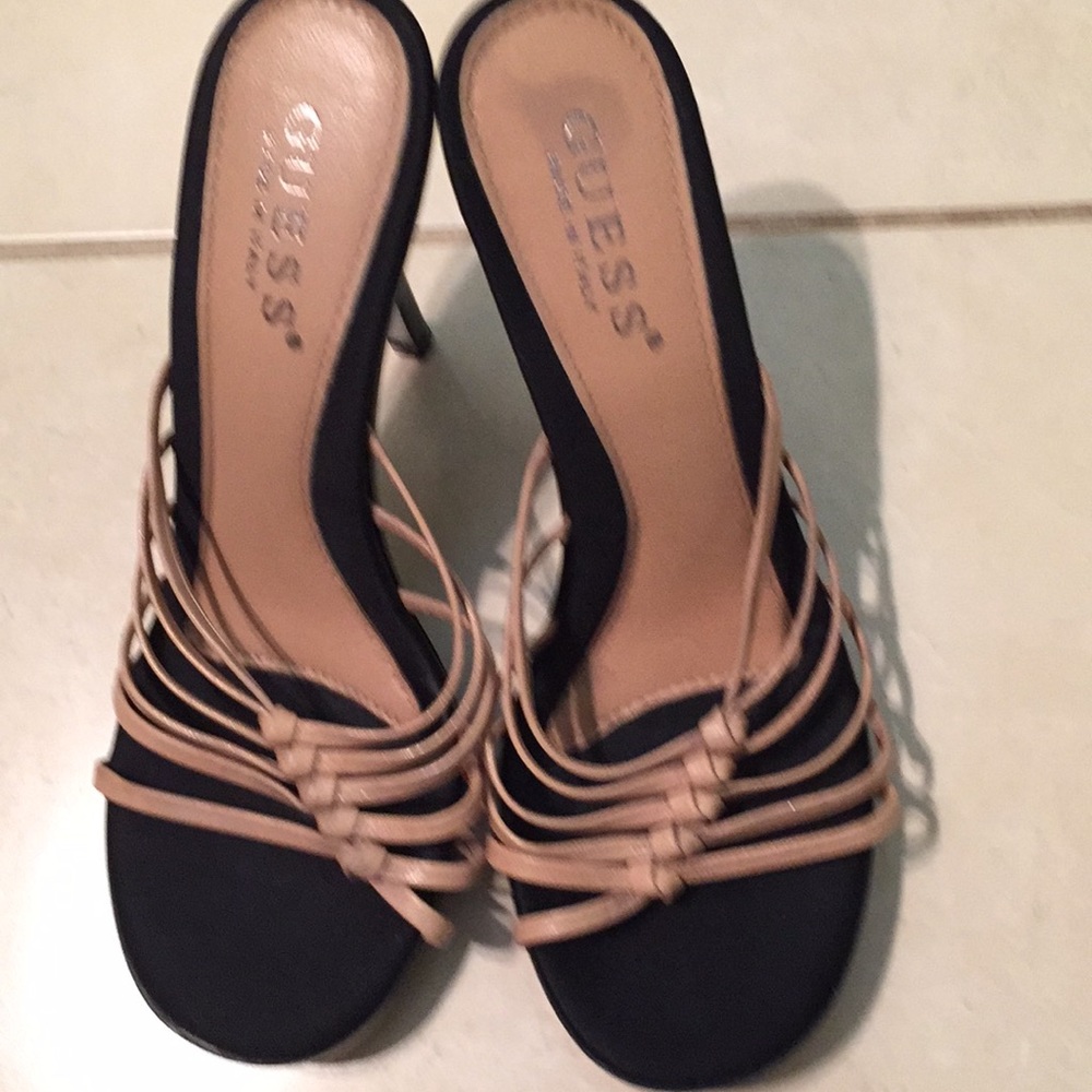 Guess size 7 strapped sandal